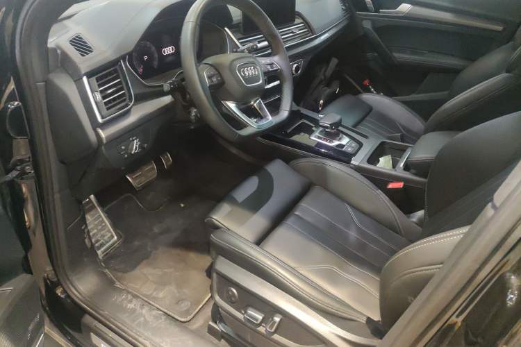 Used Audi Q5L 2025 quattro 45th Anniversary Edition 45 TFSI Luxury Dynamic Model Left Front Seat