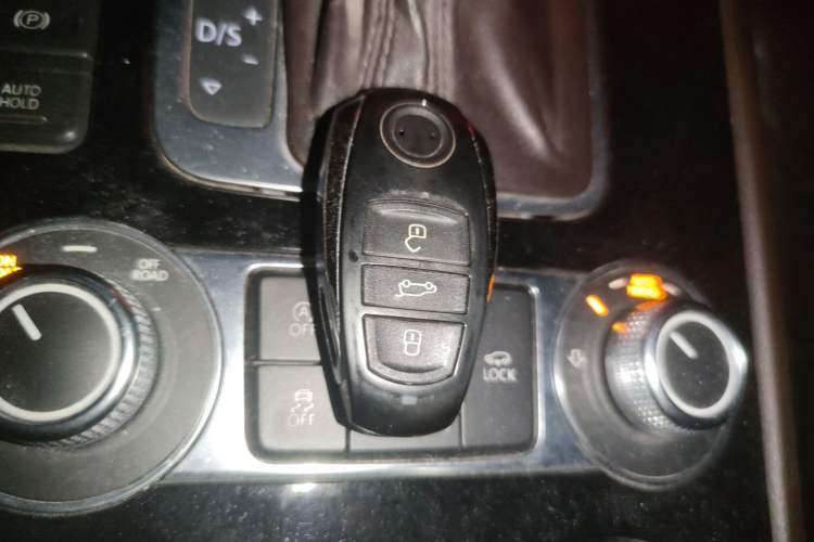 Used Volkswagen Touareg 
