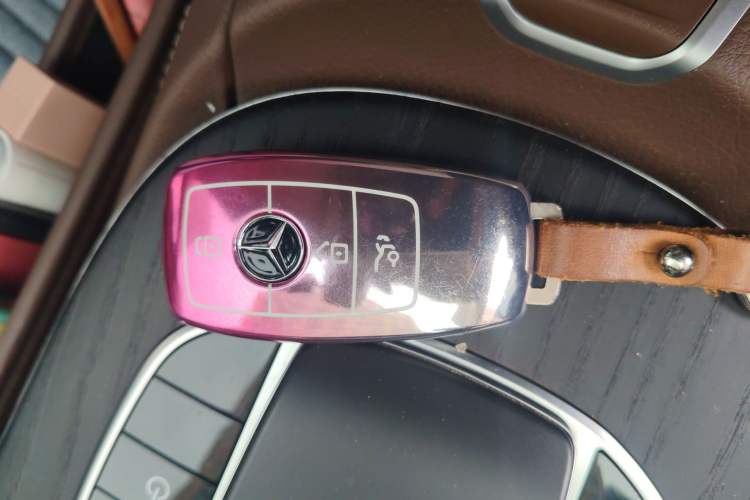 Used Mercedes-Benz E-Class 2020 Restyled E 300 L Sporty and Stylish Edition Vehicle Key