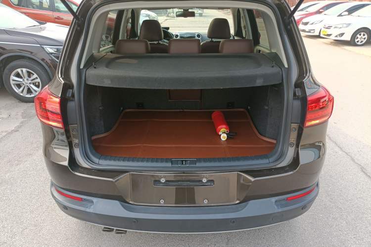 Used Volkswagen Tiguan 2015 1.8TSI Automatic Two-Wheel Drive Luxury Model Trunk