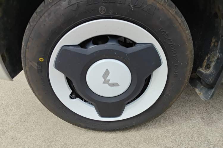 Used Wuling Hongguang MINIEV 2024 3rd Generation 215km Youth Edition Exterior 4