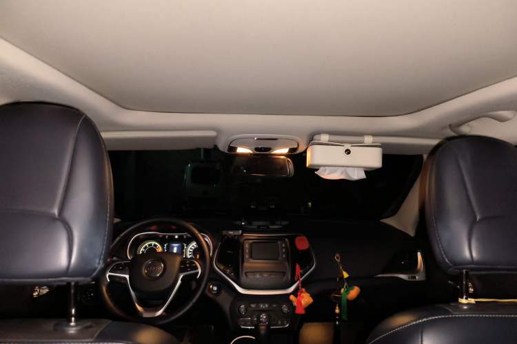 Used Jeep Cherokee 2016 2.4L Leading Edition
