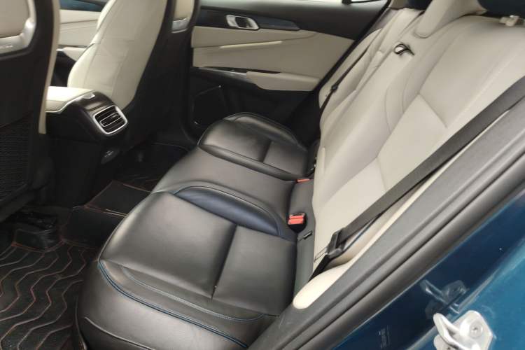 Used Lynk & Co 01 2017 2.0T Two-Wheel Drive Zhaopu Version
