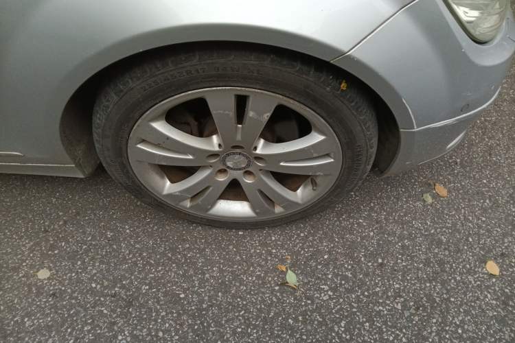 Used Mercedes-Benz C-Class 2010 C 200 CGI Fashion Model Right Front Wheel Hub