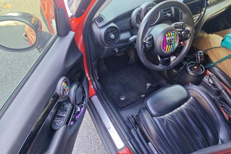 Used MINI MINI 2018 2.0T COOPER S Artist Five-Door Edition
