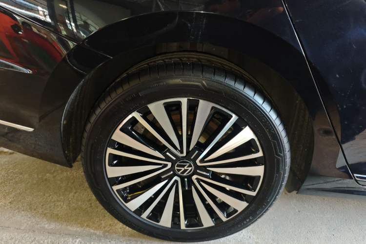 Used Volkswagen Passat 2020 Revised Version 330TSI Luxury Edition China VI Standard