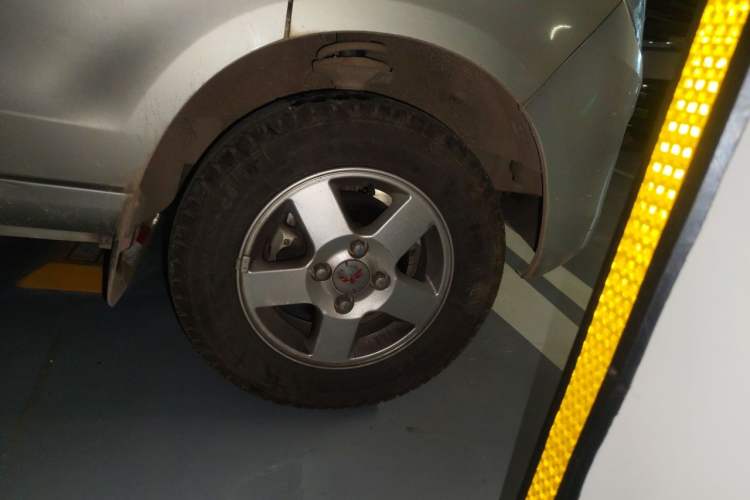 Used Wuling Zhiguang 2015 1.2L S Standard Model LSI
