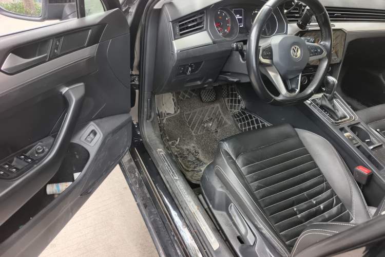 Used Volkswagen Magotan 2020 280TSI DSG Comfort Edition Driver Seat