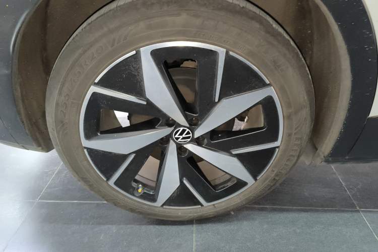 Used Volkswagen ID.4 CROZZ 2022 Long-Range Lite PRO Edition Right Rear Wheel Hub