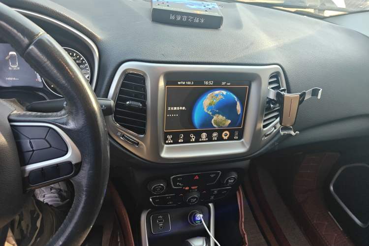 Used Jeep Compass 2017 200T Automatic Family Edition
