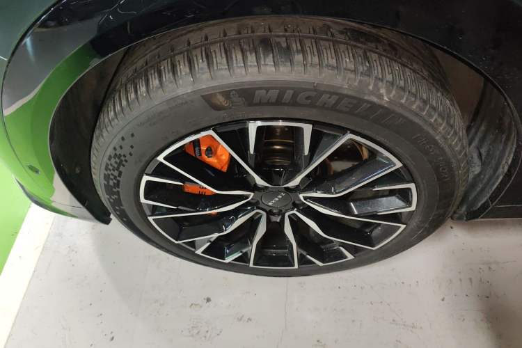 Used Zeekr 7X 2025 100 kWh Long-Range Rear-Wheel Drive with Intelligent Driving Features