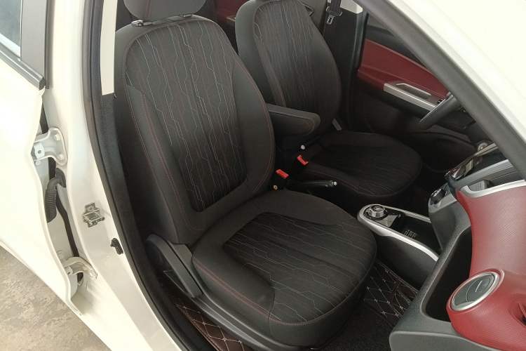 Used CHANGAN Benni 2015 1.4L IMT Prestige Model China V Standard Right Front Seat