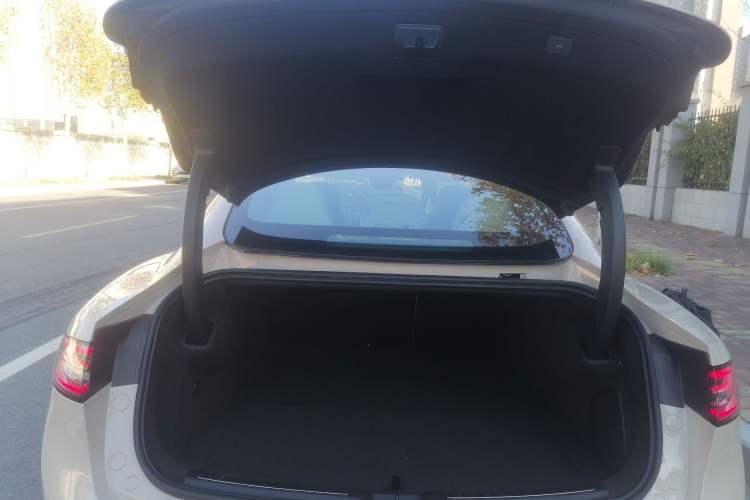 Used Hima Luxeed S7 2025 855 km Max