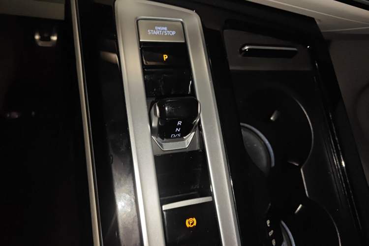 Used Volkswagen Tavendor 2023 380TSI Four-Wheel Drive R-Line Cruise Edition
