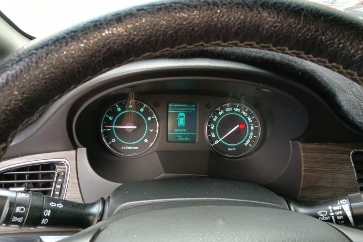 Used JAC Refine M5 2013 2.0T Gasoline Manual Business Edition