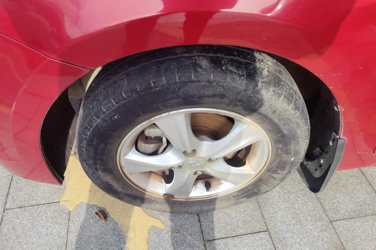 Used Hyundai Verna Ray 2016 1.4L Automatic Leading-Edge GLX Left Front Wheel Hub