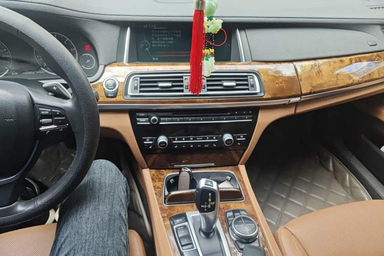 Used BMW 7 Series 2013 740Li Luxury Model Audio And AC Panel