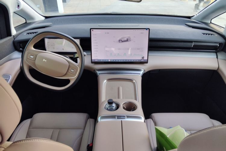 Used XPeng X9 2024 702 Ultra-Long Range Max
