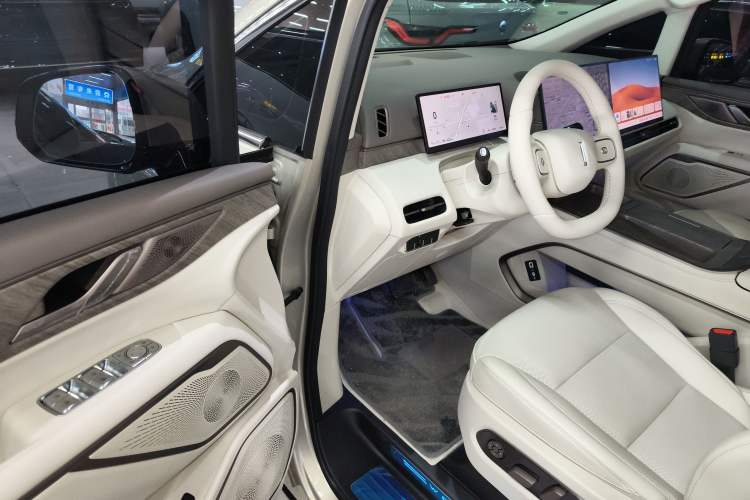 Used Wey Gaoshan 2025 Four-Wheel Drive Alpine 8
