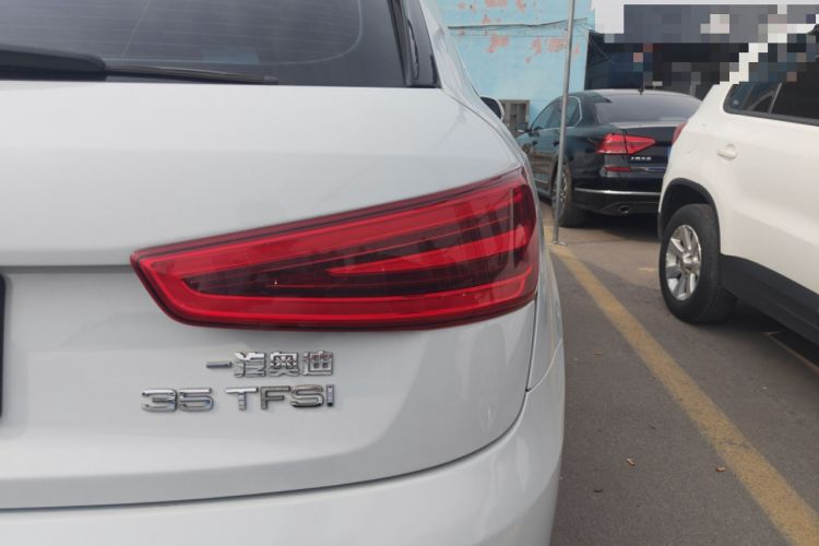 Used Audi Q3 2015 35 TFSI Comfort Model Right Rear Taillight