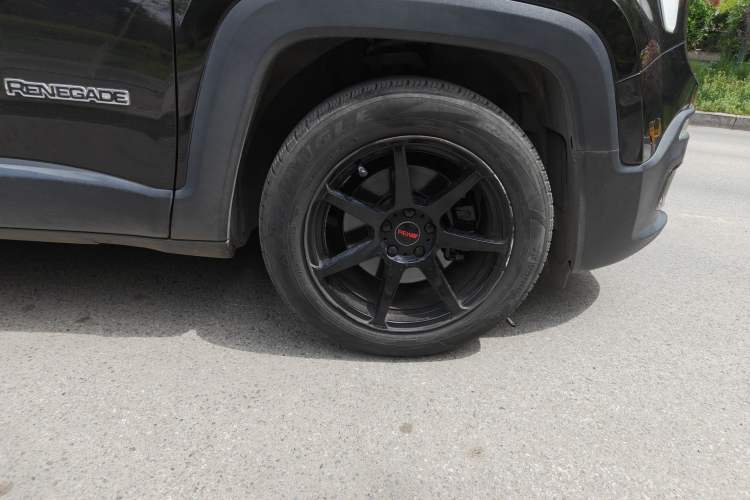 Used Jeep Renegade 2017 180T Automatic Jingneng Edition Right Front Wheel Hub