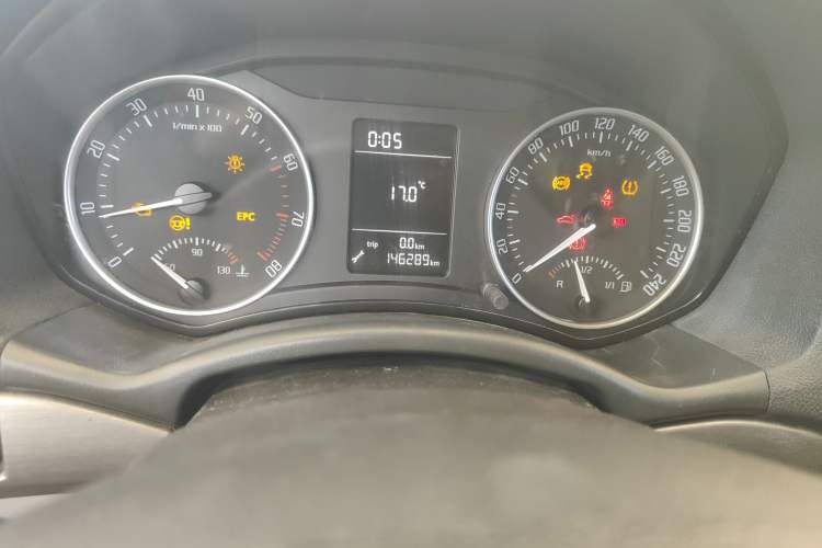 Used Skoda Octavia 2013 1.6L Automatic Elegance Edition Odometer Close Up