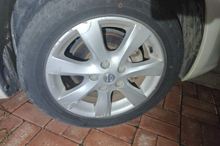 Used Nissan Tiida 2013 1.6L CVT Cool Cafe Edition
