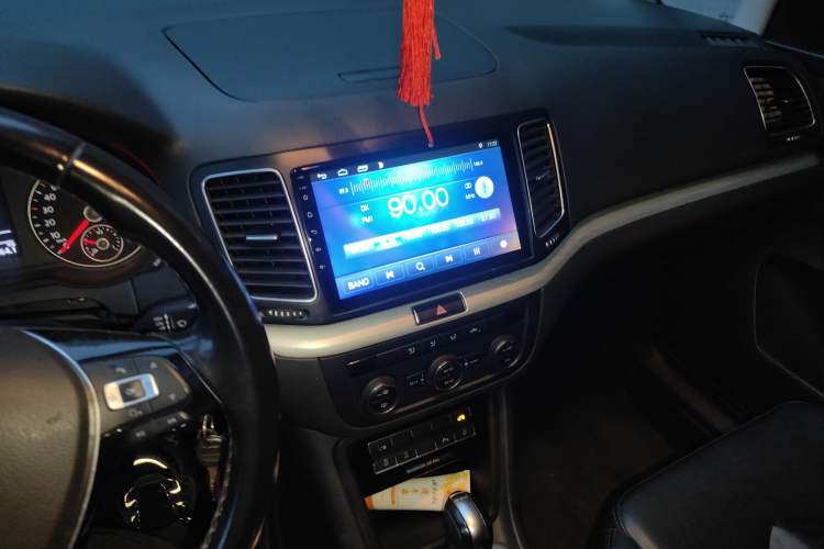 Used Volkswagen Sharan 2018 380TSI Comfort Edition 7-Seater Audio And AC Panel