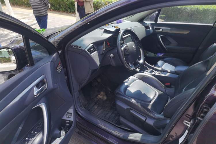 Used DS 5LS 2014 1.6T Elegant Version THP160 Driver Seat