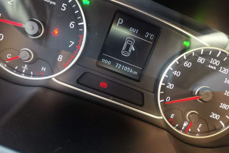 Used Land X7 2018 Geely Jingyue 1.5T Panoramic Luxury Model Odometer Close Up