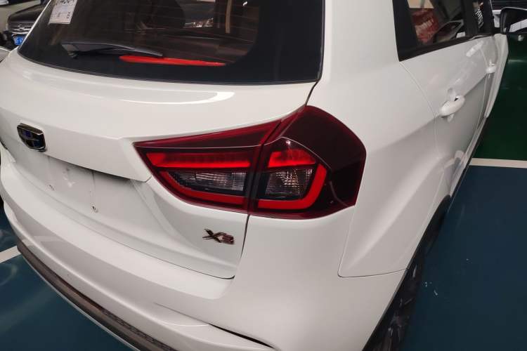 Used Geely Auto Vision X3 2020 1.5L CVT Elite Edition Right Rear Taillight