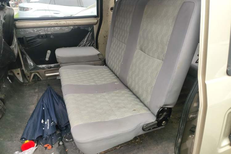 Used Wuling Rongguang 2012 1.5L Extended Basic Version Left Rear Seat