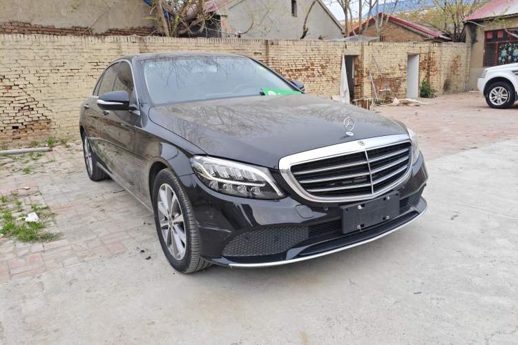 Used Mercedes-Benz C-Class 2020 C 260 L Front Right 45 Deg