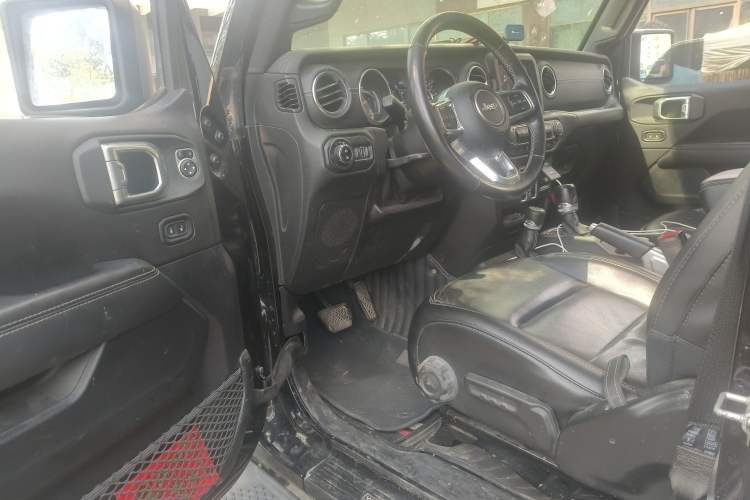 Used Jeep Wrangler 2019 2.0T Sahara 4-Door Version China V Standard Driver Seat