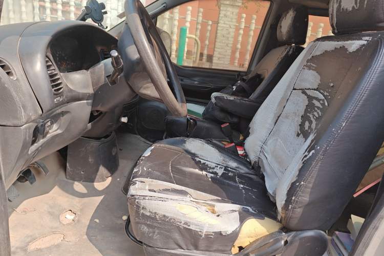 Used JAC Group Refine 2011 2.0L Shuttle Gasoline Standard Edition HFC4GA3
