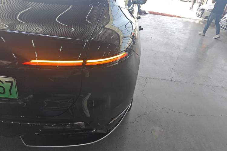 Used Avatr 06 2025 Pro Range-Extended Edition Exterior 3