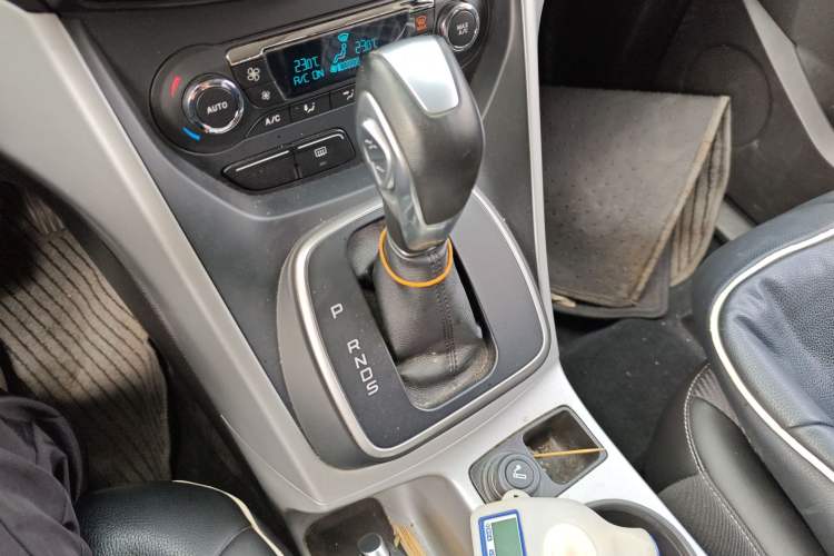 Used Ford Kuga 2015 1.5L GTDi Two-Wheel Drive Fashion Edition Gear Lever