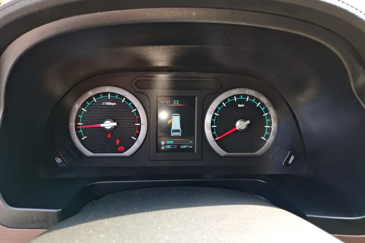 Used FORTHING Lingzhi 2020 M5L 1.6L Luxury 7-Seater