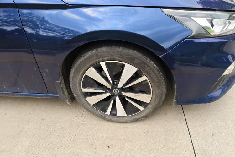 Used Nissan Teana 2021 2.0L XL Comfort Edition Right Front Wheel Hub