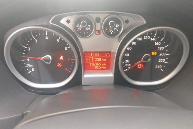 Used Ford Focus 2011 Hatchback 1.8L Automatic Fashion Edition
