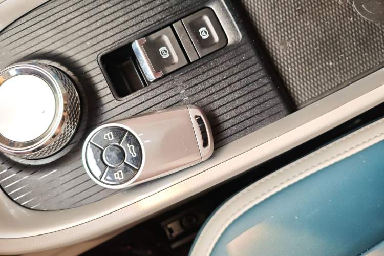 Used ORA Good Cat 2021 400km Standard Range Athena Edition Lithium-Ion Battery Vehicle Key