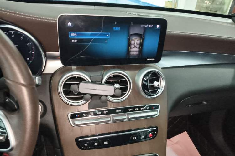 Used Mercedes-Benz GLC 2020 Facelift GLC 260 L 4MATIC Luxury Edition
