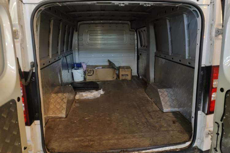 Used Wuling Yangguang 2024 300km Range Practical Window-Sealed Version 60kW Trunk