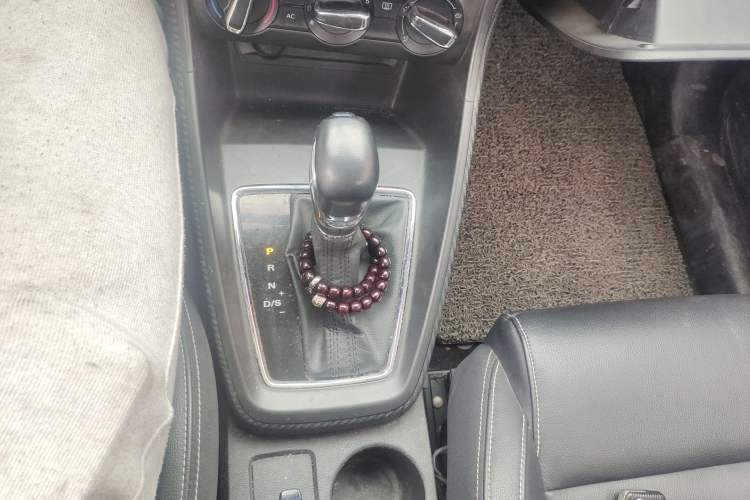 Used MG ZS 2018 1.5L Automatic Luxury Edition China V Standard Gear Lever