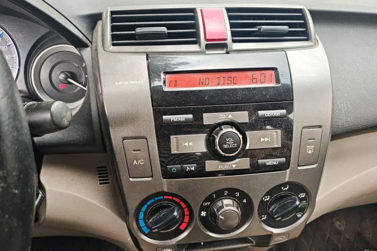 Used Honda City Classic 2012 1.5L manual Comfort version Audio And AC Panel