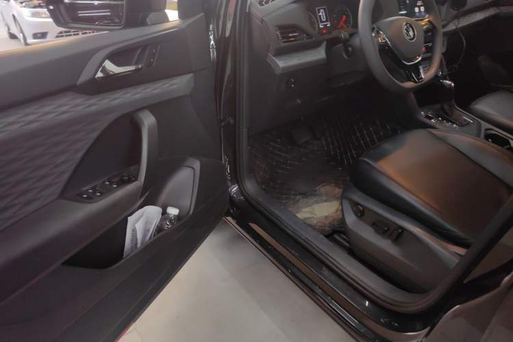 Used Volkswagen Tharu 2021 280TSI Two-Wheel Drive Trend Edition
