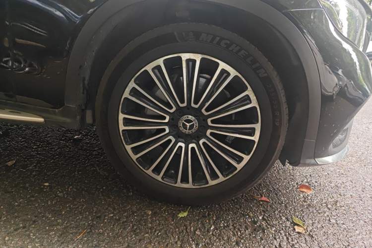 Used Mercedes-Benz GLC 2018 Facelifted GLC 260 4MATIC Dynamic Edition Right Front Wheel Hub