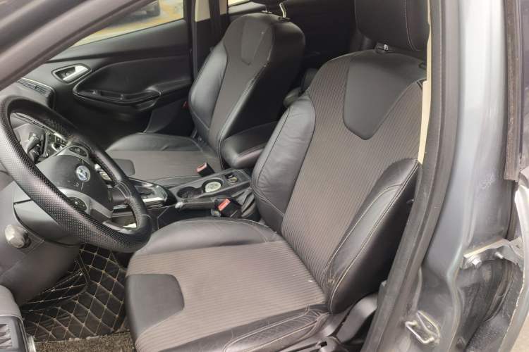 Used Ford Focus 2012 Hatchback 1.6L Automatic Fashion Edition