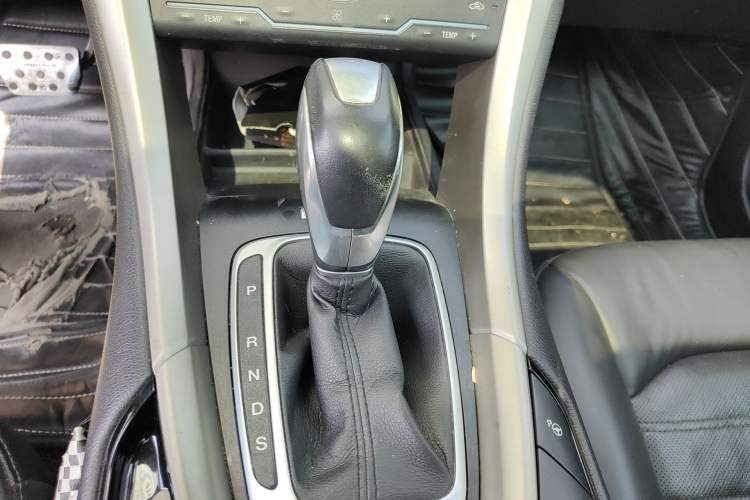 Used Ford Mondeo 2013 2.0L GTDi240 Flagship Edition
