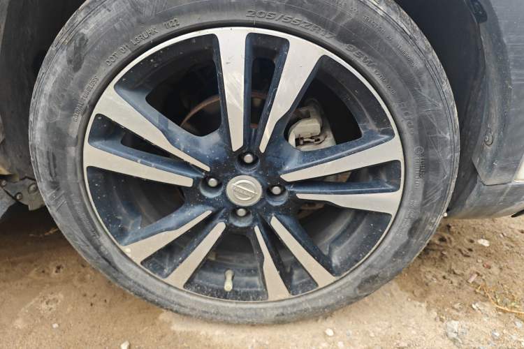 Used Nissan Kicks 2018 1.5L CVT Smart Connect Luxury Edition Right Front Wheel Hub